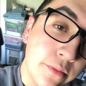 Meet your Posher, Alex